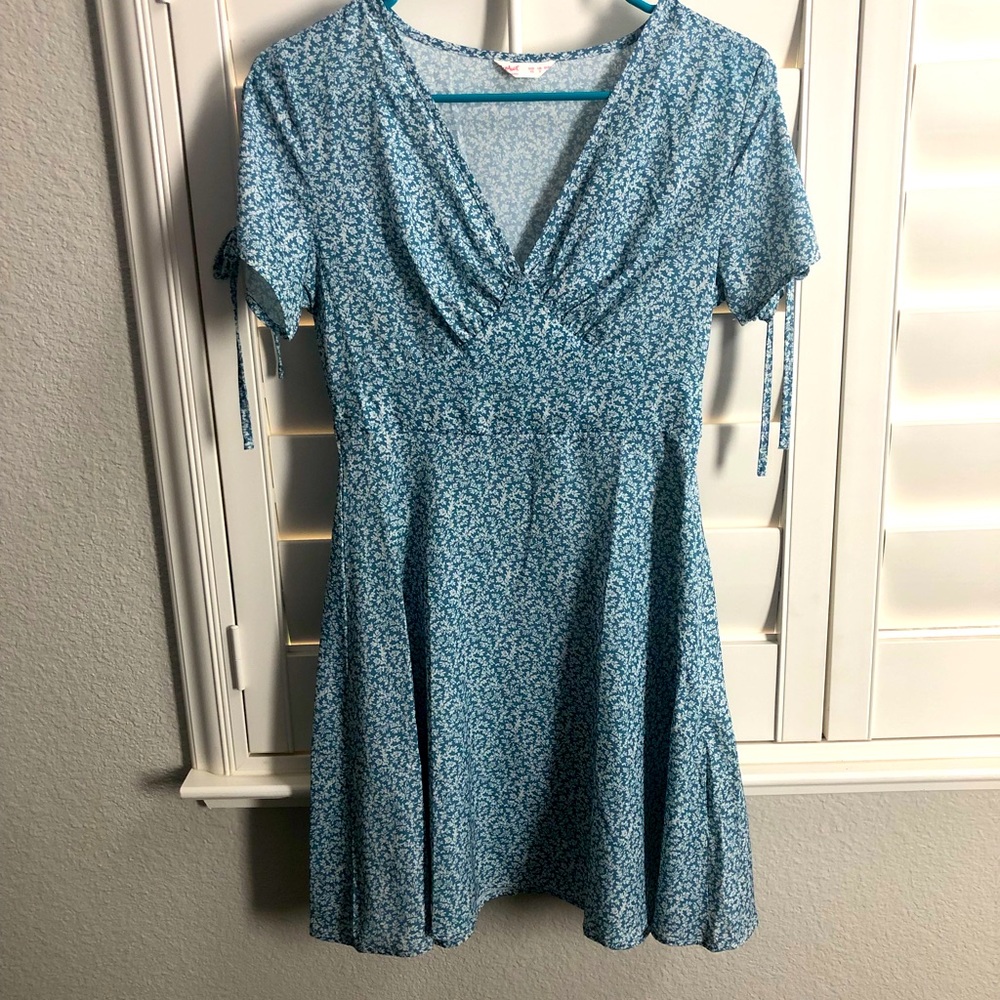 Romwe Lightweight, A-line dress. Worn once. Excellent condition